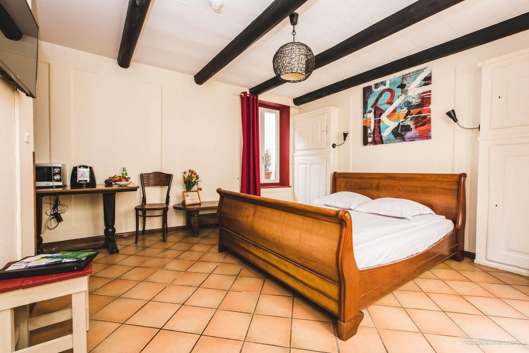 Aux Chambres Du Banneret 2*