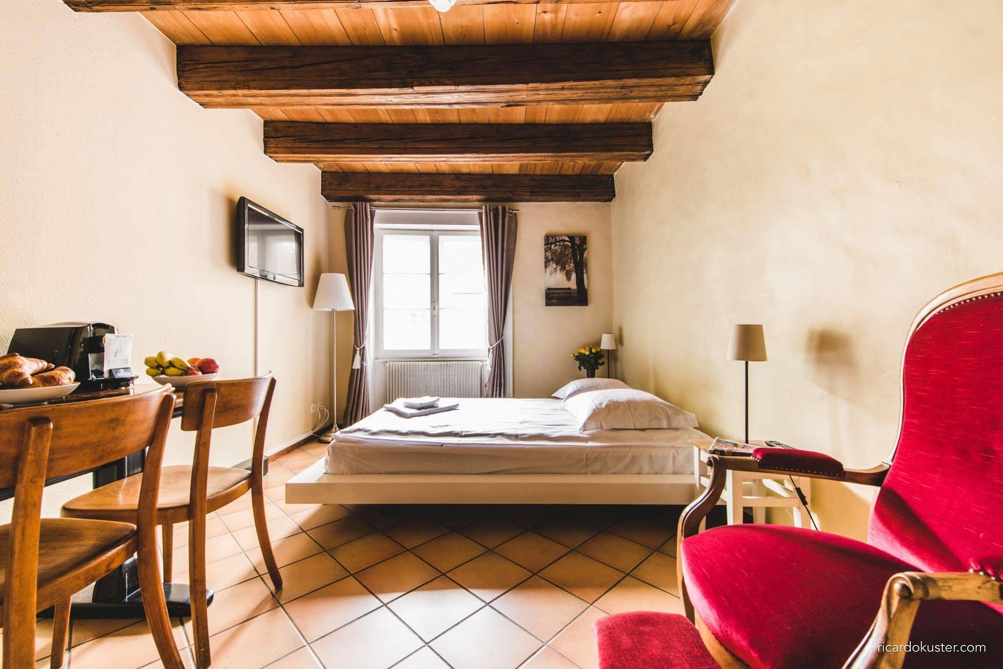Aux Chambres Du Banneret Neuchatel
